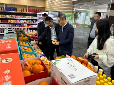 重慶市財政局黨組成員、二級巡視員唐峰帶隊考察調研市農產品集團